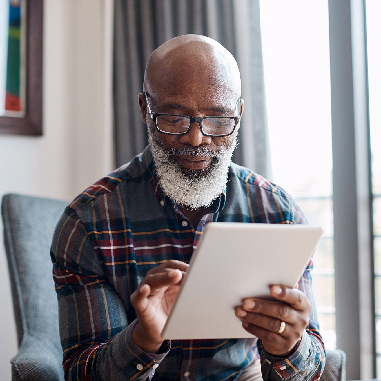 Man using tablet