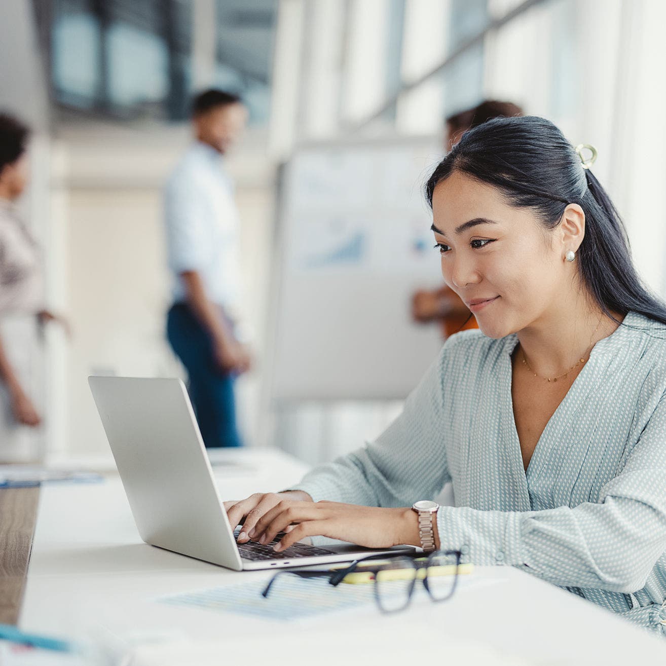 woman working on laptop